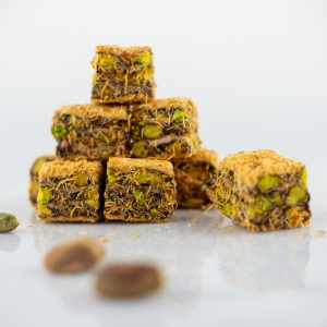 Kadayifli baklava dilimi